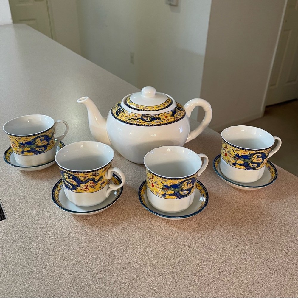 Vintage CFI Porcelain Dragon Tea Set - Picture 2 of 10